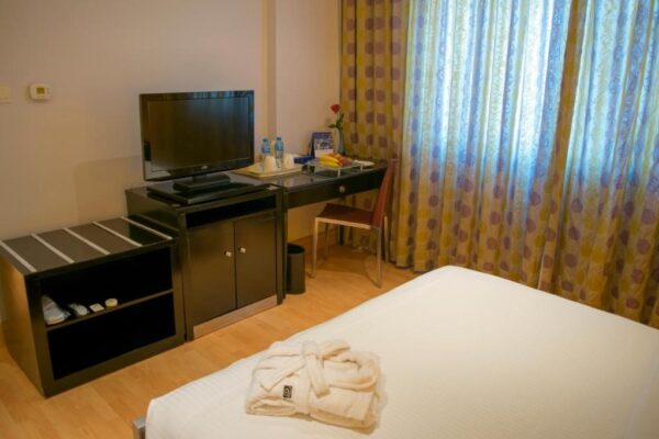 Standard Room  – Le Royal Corniche - Image 2